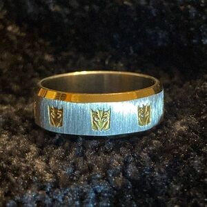 Stainless steel ring.